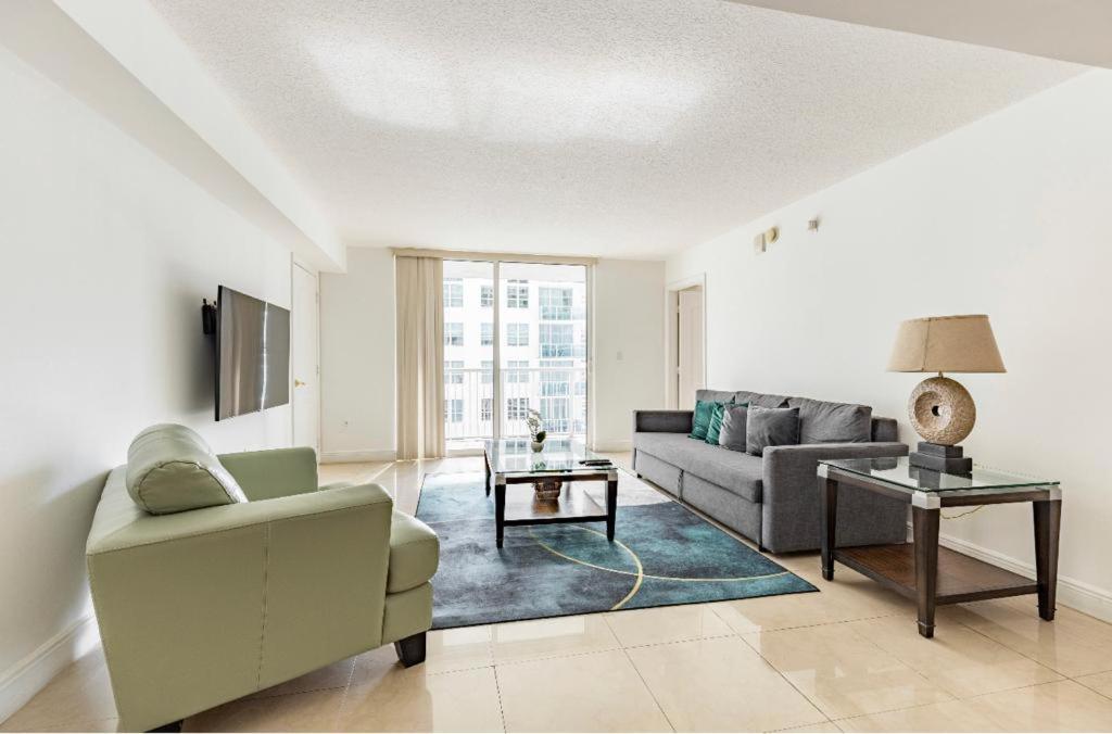 Two Bedroom Oceanview Apartment In Brickell Μαϊάμι Εξωτερικό φωτογραφία