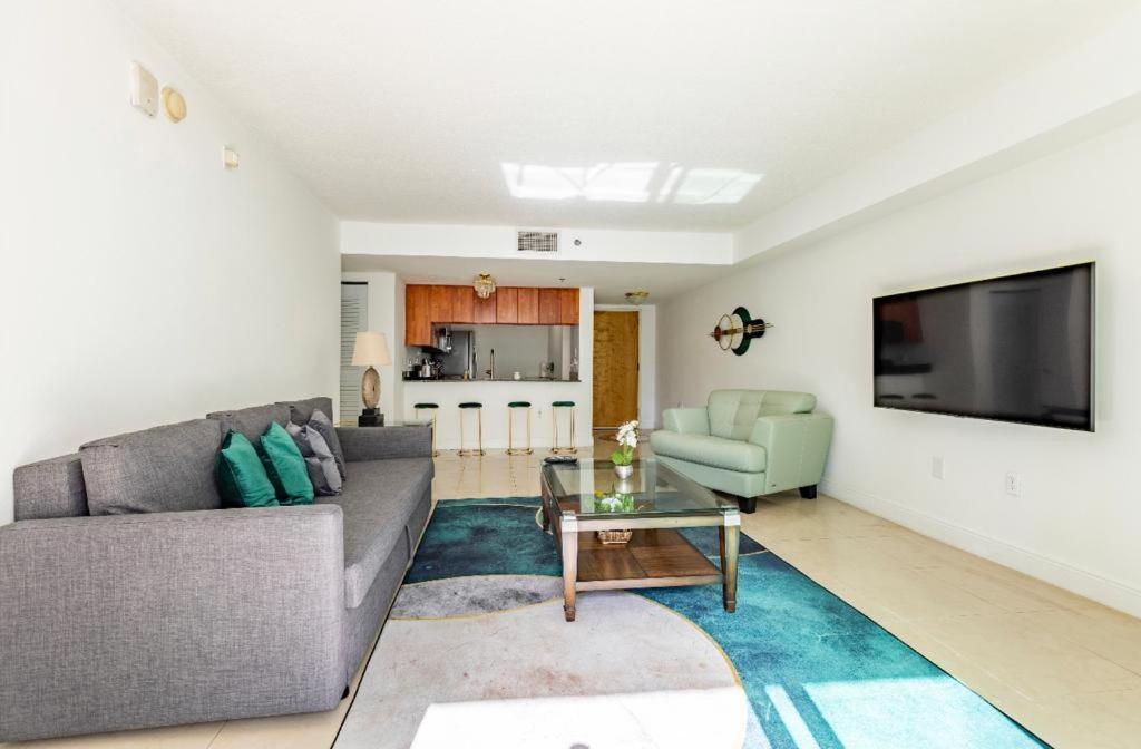Two Bedroom Oceanview Apartment In Brickell Μαϊάμι Εξωτερικό φωτογραφία
